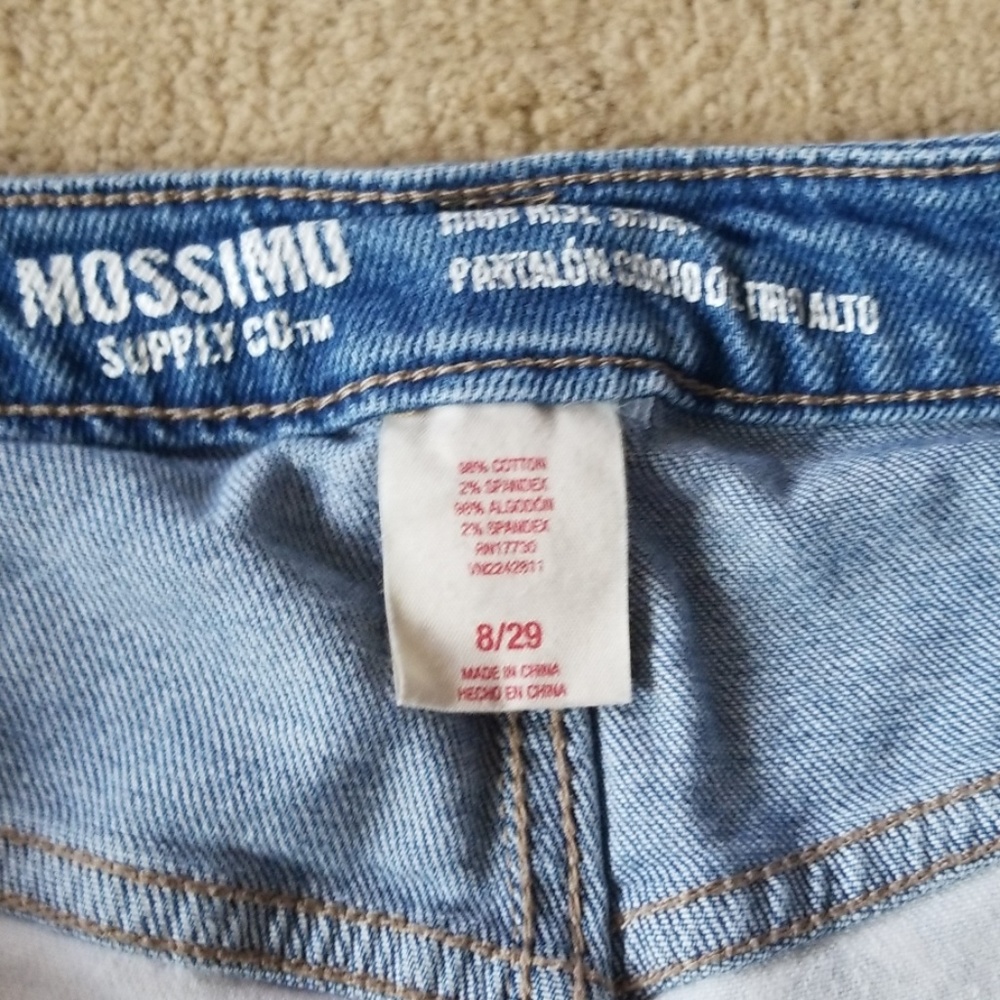 Shorts - Picture 3 of 3